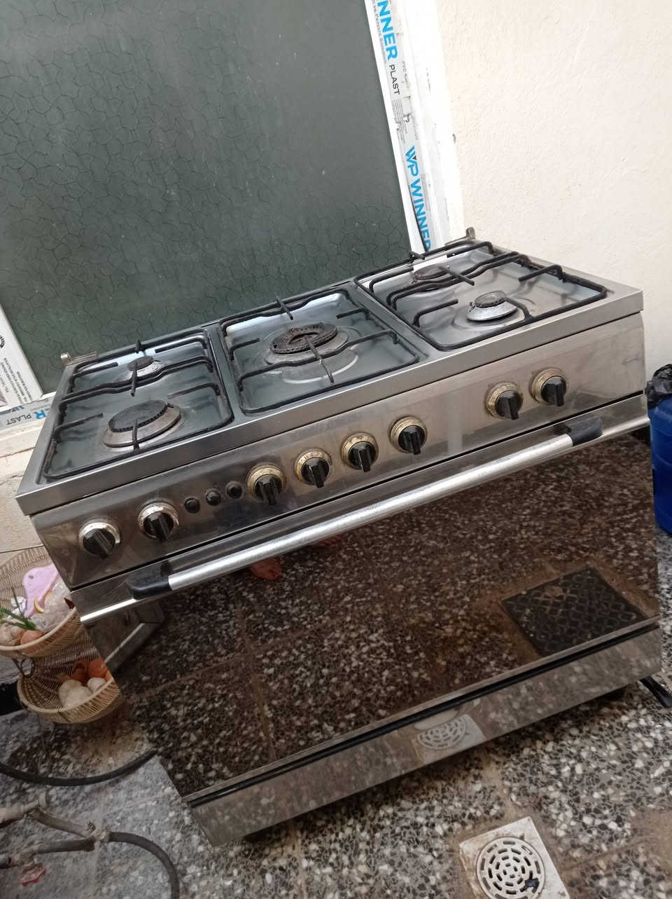 طباخ غاز 5 عيون شغال على فحص وسبلت شرط الفحص مكان بالنجف طباخ سعر 160 وسبلت 125


**إذا كنت صاحب هذا الإعلان وتريد حذفه لأي سبب، رجاءا أرسل رسالة إلى الدعم الفني**