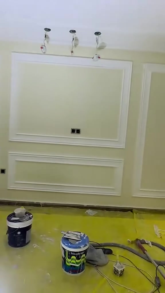 السلام عليكم. كادر صبغ   جميع انواع الاصباغ
اشتغل .. داخل.. بغداد فقط  وانسب الاسعار نعمل ايضا(تعليق ستائر +تصليح الجرابي تركي والعادي+شد غرف النوم وفتحهن  +تبديل كيلون داخلي وخارجي

+اتشربت حمامات + وتغليف الابواب +ونصب كاونترات وشد غسالات) ( نشتغل كافه شغل.. وتصليحات  البيوت كامله....+وكهربائيات )..   واسعار 

البيت 100 متر وجوه نشتغله عمل 300 كامله صبغ .

150 متر نشتغله 400 الف  كامل وبيه مجال حسب نضافه البيت.

البيت 200 متر نشتغله 500 الف  كامل وبيه مجال حسب نضافه البيت وباقي المساحات عند الاتصال .

(وترميم الضربات بل جدران مجانا) ( وتصليح الرطوبه من الأساس معه ضمان بعد ماتطلعلك رطوبه )ولدينا كادر متخصص بلديكور (تغليف جدران)( وفلين)(وبديل رخام وخشب) (الشرائح الخشبيه )(وتغليف الأرض خشب)(المرايا الديكوريه)كل الديكورات بانسب الاسعار

ملاحضه ( هاذ فقط عمل غير شامل اجور المواد)

(والحالته فقيره نكدر انساعده  واكيد كادر تفليش موجود ختصاص )
ايضأ لدينا كادر نقل اثاث 
*للاتصال 
متواجد واتساب :
(***********)منتظر العقابي
(***********)
