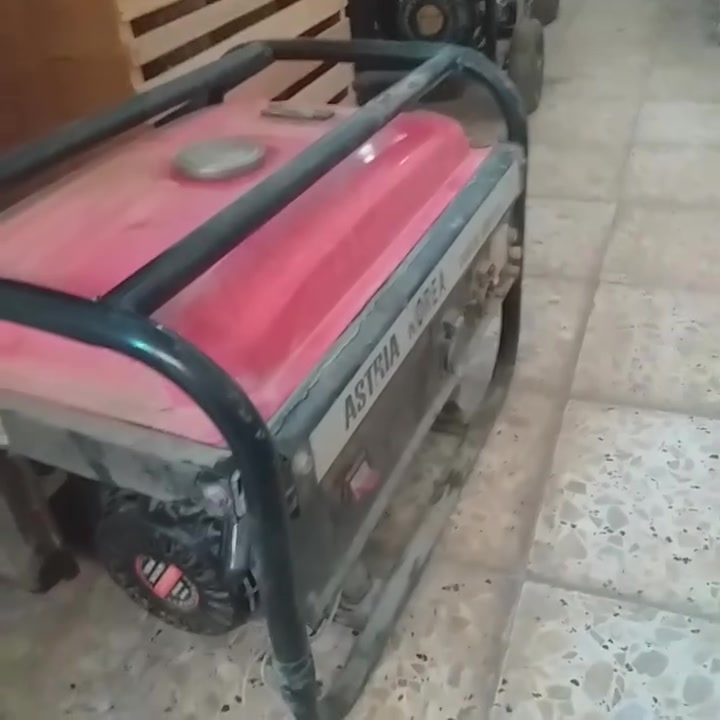مولده استرا للبيع شغاله
برميل نفط للبيع
ت***********
