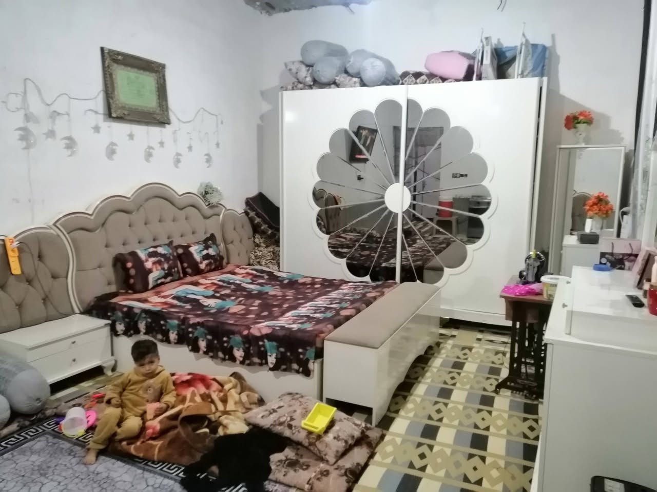 مكلف بلنشر
السلام عليكم ورحمة الله وبركاته
غرفه اخشاب للبيع مستعمل نضيف السعر ٥٠٠بيهه مجال
***********
