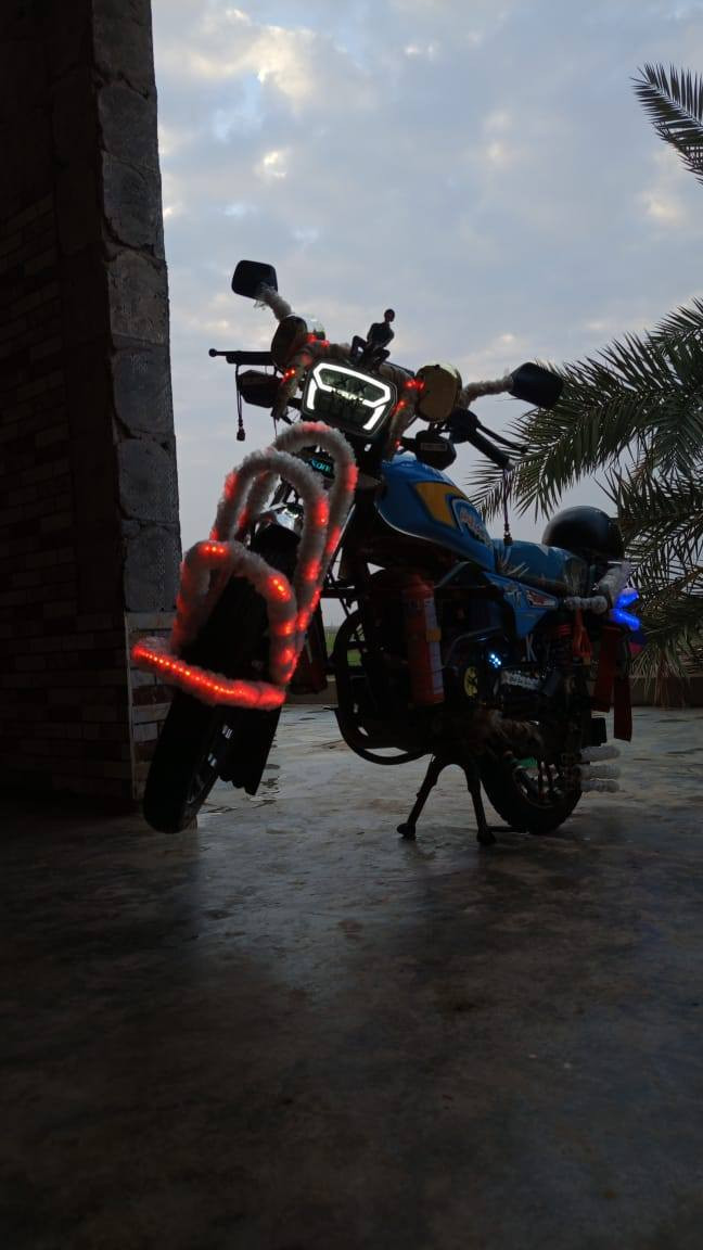 سلام عليكم 
موطور للبيع 
سلولنك موديل 24محدث 25
غراضو كامله السعر 900وبي مجال 
***********
