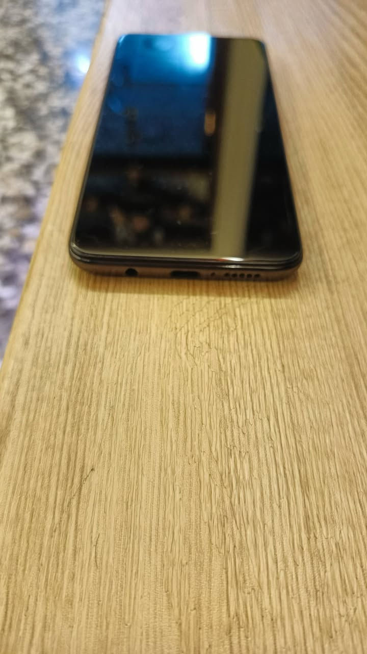 تلفون للبيع ريدمي نوت ٨ برو ذاكره 128 سعر 200  بدون ملحقات هاذه رقمي ***********
