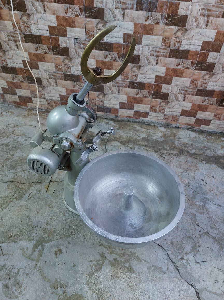 عجانة 70 كيلوغرام استعمال قليل جدآ ماتور بلاد السعر ۳٥۰ الف . اربيل جامع التون الرجاء اتصال فقط *********** واتساب..فايبر دمتم سالمين أربيل, العراق
