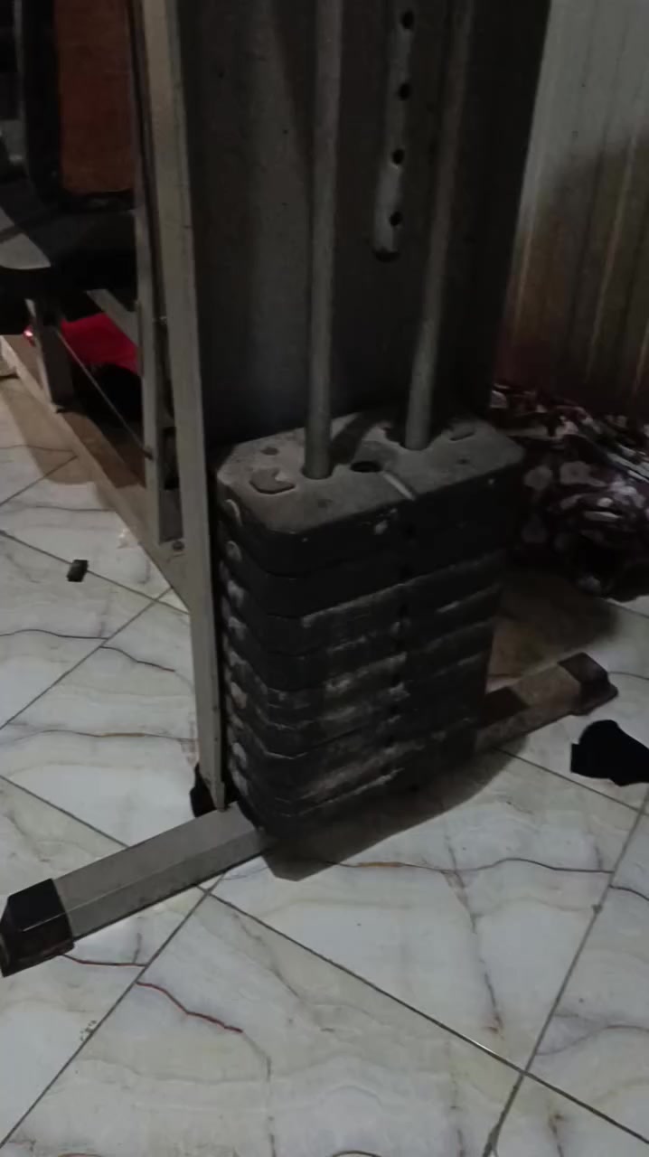 السلام عليكم جهاز رياضه 5 حركات للبيع بسعر مناسب ***********  نضافه 90 بلميه
