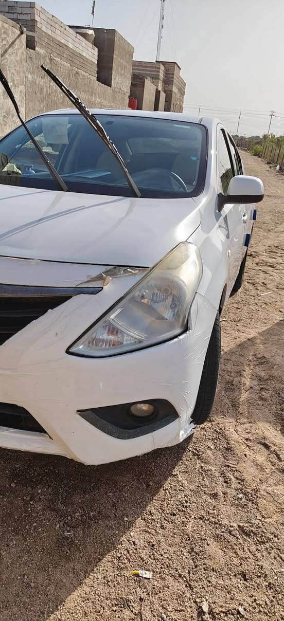 السلام عليكم
سني هندي مديل 21
سيارة بيها  بارد بدون اي دواخل 
سيارة ماشية 130 الف
حدادة زينة كير مكينة مكفول 
سنوية ما منتهية 
***********
مكان السيارة بصرة كرمة علي 
السعر 93 وبيهة مجال حك الجية
