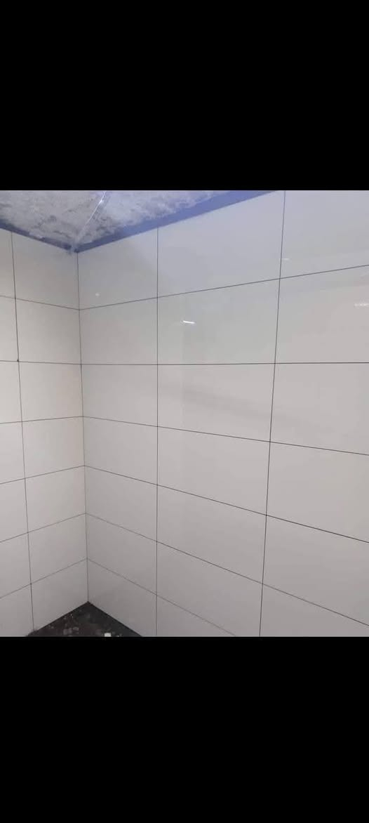 خلفه سيراميك ارضي وجداري والشغل درجه اولى//***********///
