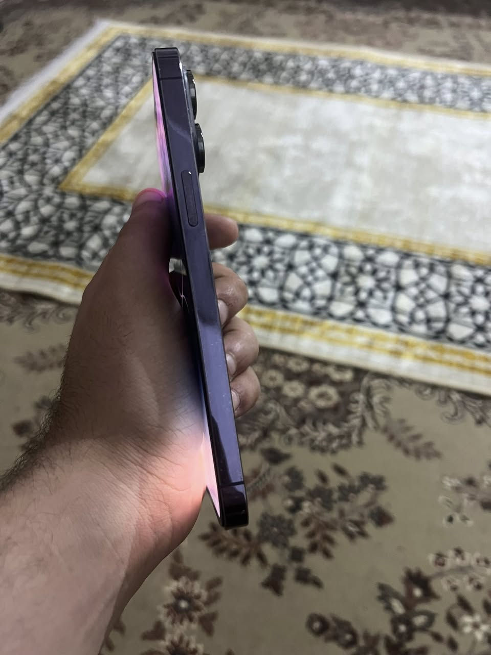 ‏السلام عليكم
14 pro max
77🔋
525 الف بي مجال الجيه
256
AA/A
٥٢٥ بي مجال بسيط 
مبدل شاشه نوعيه حلوه كلش بدون حواف بدون تعليك بدون شمره 
فيس ايي فاقد برمجه
ضهر مفطور
…..
سعر525 وبي مجال بسيط
***********
مكاني ديوانيه
توصيل بغداد سايق بس للعلاوي
