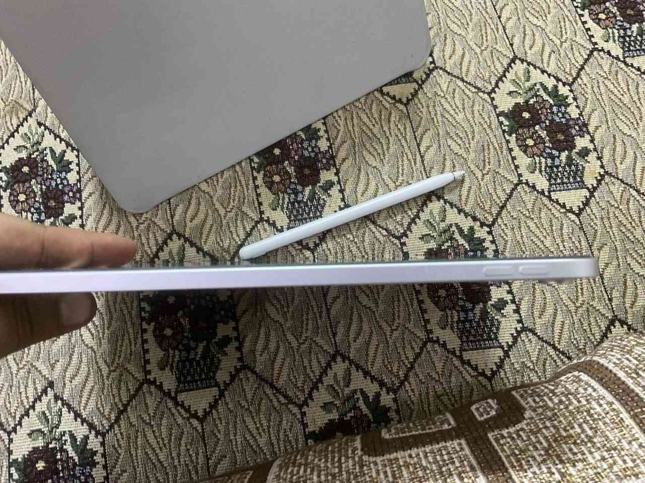 للبيع آيباد (iPad A16) - جديد بمعنى الكلمة!
.iPad A16 :الموديل •
• الذاكرة: 128 جيجا.
• صحة البطارية: 100% (يعني مثل الجديد).
• الضمان: فعال لغاية شهر أغسطس (شهر 2026.
• الملحقات: كارتونه وغراضه كاملة من غير نقص.
الإضافات اللي تجي وياه (هدية):
1. قلم Ugreen (يوكرين) الأصلي - دقة وسلاسة بالشغل.
2. حافظة (كفر) أصلية تدعم ال MagSafe.
3. لزقة شاشة أصلية
الحالة: الجهاز نظيف جداً وما مفتوح ولا مصلح، استخدامه جداً خفيف.
السعر: 470


**إذا كنت صاحب هذا الإعلان وتريد حذفه لأي سبب، رجاءا أرسل رسالة إلى الدعم الفني**