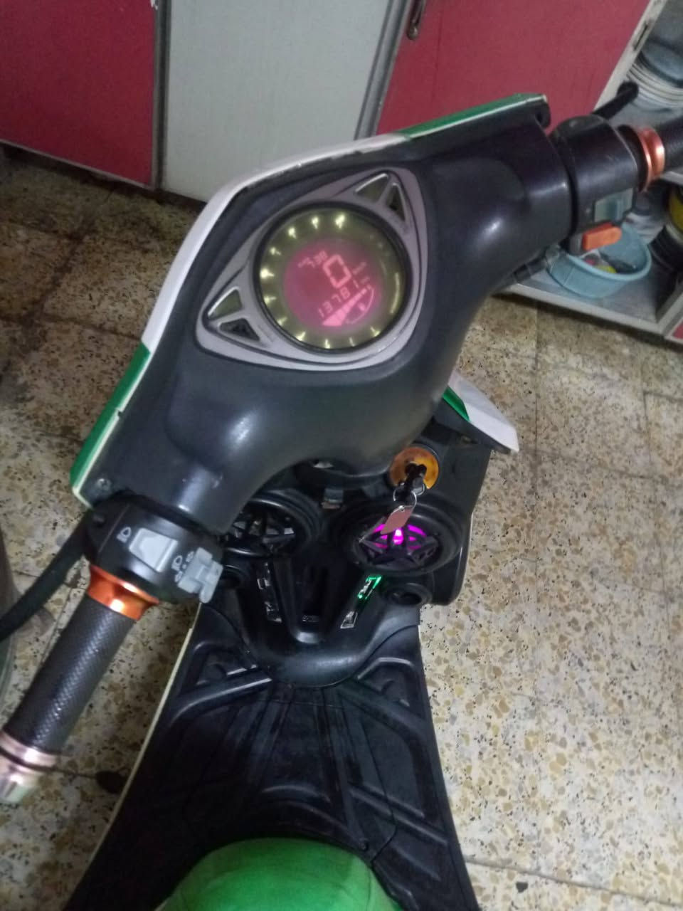 دراجه للبيع صيني 175 وبيها مجال مكان الشطره وابو مراوس بدراجه وينطي فرق رقم الهاتف *********** بي واتساب
