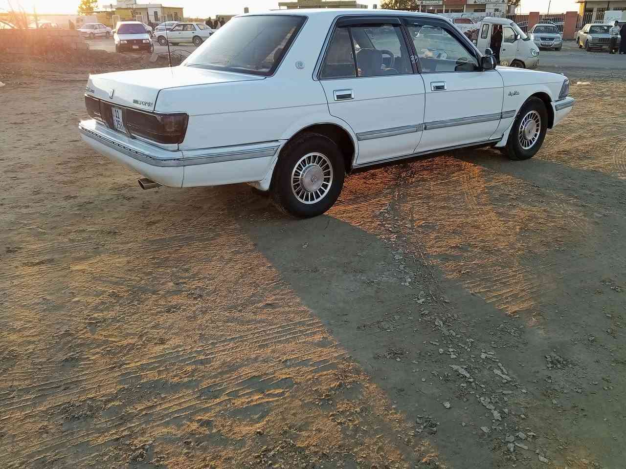 اسلام عليكم
للبيع سيدان  سنويه ل 2030 شرط التحويل موديل  1989  تدفئه تبريد شغاله حت السبلت يشتغل محرك كير شرط صدر تايرات جدد كهربائيات كلها شغاله سياره نضيفه وجاهزه مال جناي صبغ قطعتين فقط السعر 58 وبيها مجال
***********
