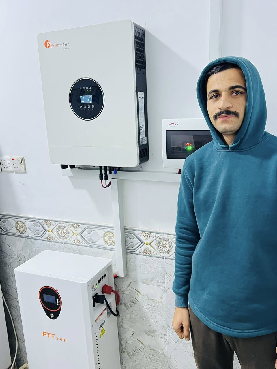 اجعل منزلك مملكه لايطرقها الظلام

منظومه ( شركه عمر الرملاوي )  نور دائم وعطاء مستمر💡

منظوماتنا ليست حلا للطاقه وحسب بل تحفه هندسيه تضيء حياتك 

اليوم تم نصب منظومه عادل هلال   الف الف مبروك

القصط يبدي 150 + 175 + 200 بدون مقدمه بدون منصه 

للتصال *********** 

شركه عمر الرملاوي
