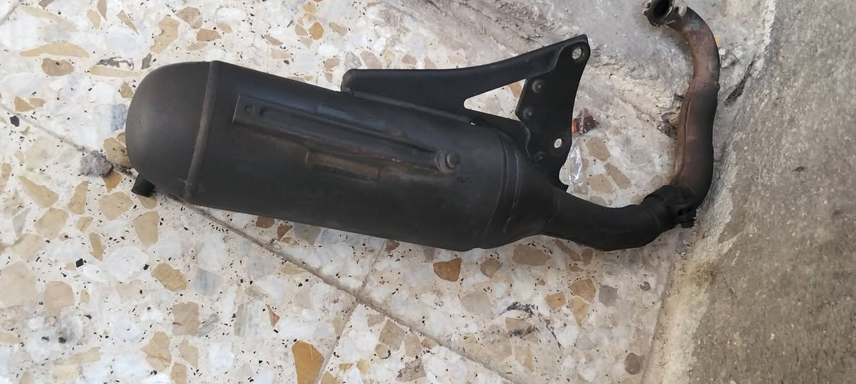 صالنصه بيكم بلاديه نظيفه كلش علفحص وضمان ب35 وشوته اصليه نظيفة ب20  وكابريتر أصلي علفحص والضمان ب30 ودشبول اصلي نظيف ب20 ودبل خلفي اصلي علضمان ب20 أسعار ثابته غير هاذ سعر مايرهمن لن غراض اصليه عامل علتجاري وتعال مكانهن مدينه صدر ***********
