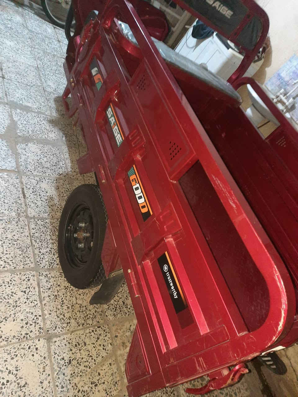 السلام عليكم للبيع موديل ٢٥ ستوته جديد المكان باب المعضم
***********
