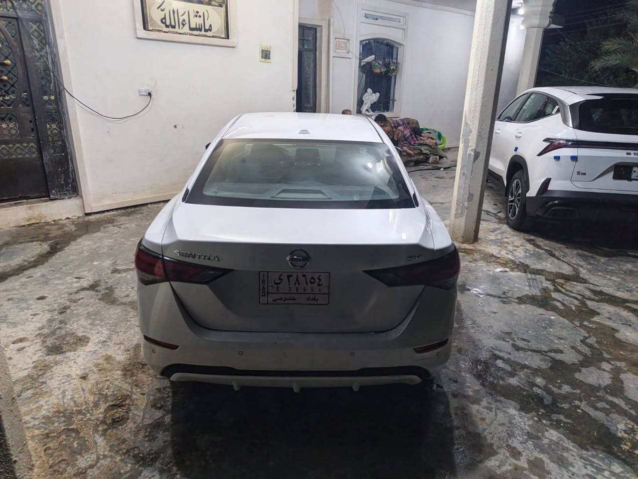 سلام عليكم مرخصت الدمنيه  نيسان سنتره البيع. موديل 2023بيع مستعجل سياره حادثه بنيد جاملغ فقط سياره رايده 150بيه مجال ***********
