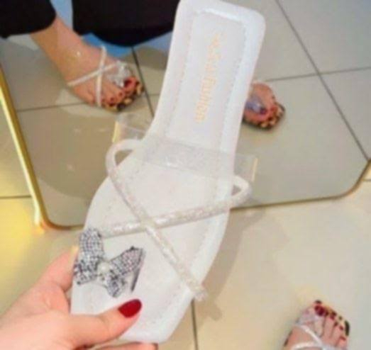 السلام عليكم حبايبي
سليبر ابو الفراشة الترند تركي درجة أولى طبي 
الكارتون 8قطع
القياسات 37,38,39,40.41
يتوفر خدمة توصيل الى كافة انحاء العراق للحجز والاستفسار يرجى مراسلتنا على الواتس اب ***********
