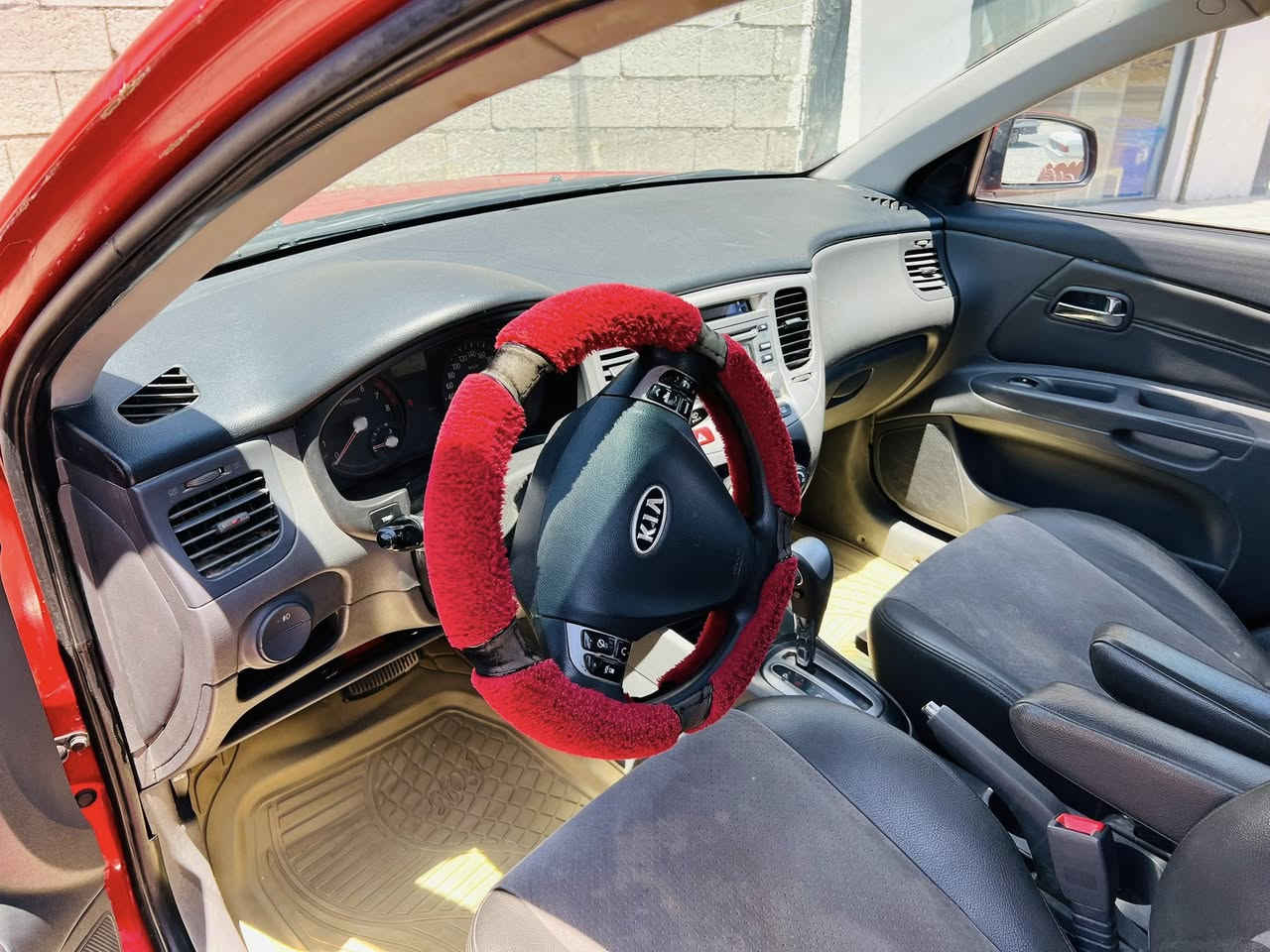 🚗 للبيع — Kia Rio موديل 2008
نظيف جداً، محرك شرط، وقير شرط، وداخلية مرتبة مثل ما موضح بالصورة ✨

📞 للاستفسار والاتصال:
***********

📱 متواجدين على الخاص وعلى الواتساب بنفس الرقم.

ملاحظة سيارة كص 
حياكم الله 🌹
