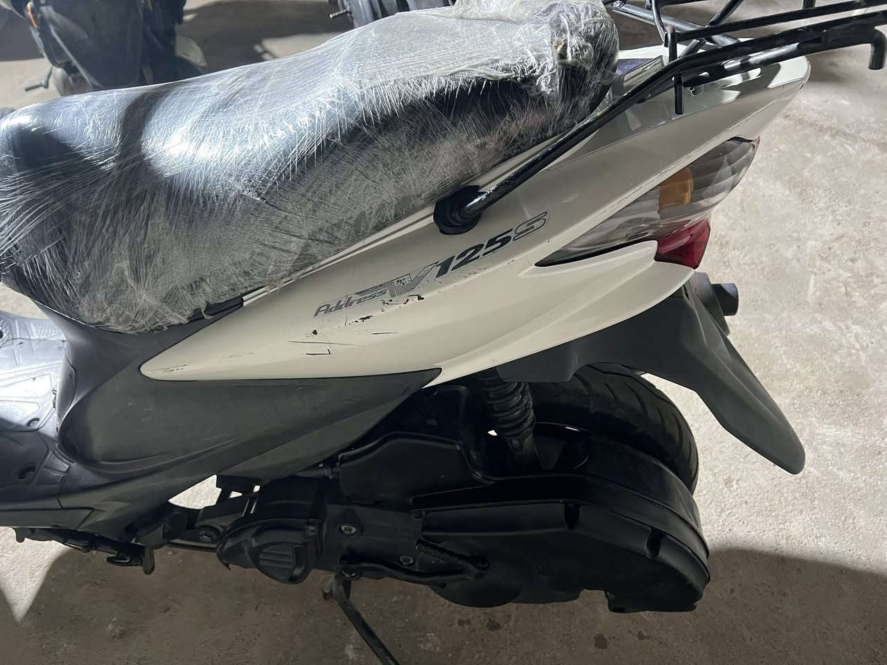 السلام عليكم ادرس حديث للبيع دراجه جديدة ما ناقصها اي شي حساسات شغالة للاستفسار ع هذا الرقم ***********
