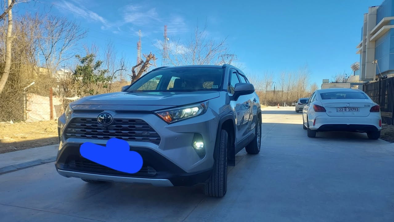 ڕاڤ فۆر مۆدیل 2021 قەپات قەپات مواسەفات لمیتدە جاملغی پشتەوەی بۆیاغە لەگەر قەپاغ سندوق پئشی بورغی کرانەوەشی بەشەرت پەرەشوت هەمووی بەشەرت سەنەوی تا 2028 ماوە غرامە تحویل بەشەرت 235وەرقەو مەجالەکی برایانە *********** شقلاوة, أربيل
