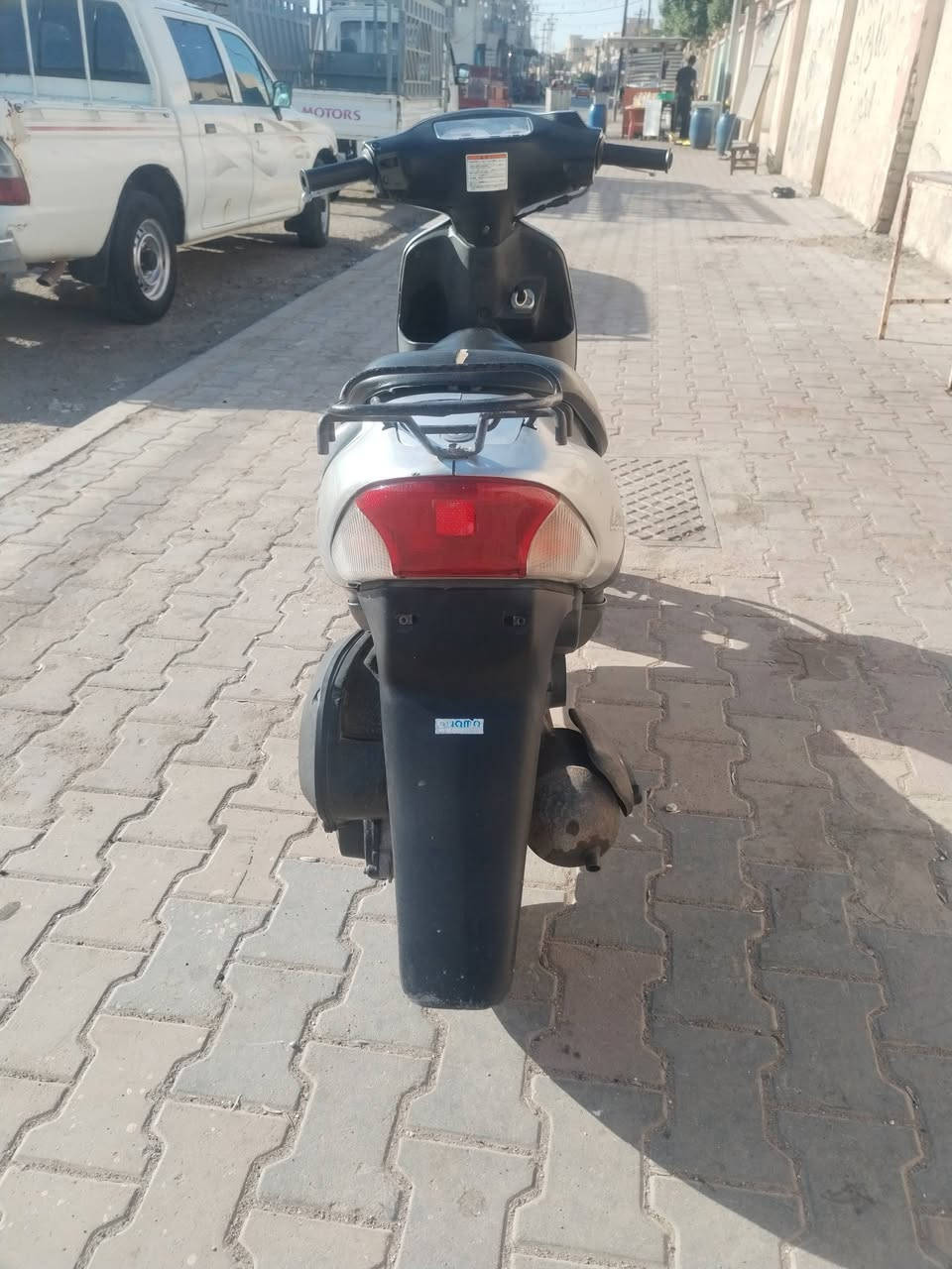ساسوكي جنطه صار 4 اشهر طالعه من لوكيل 500 وبيهه مجال قليل مكفل ***********

