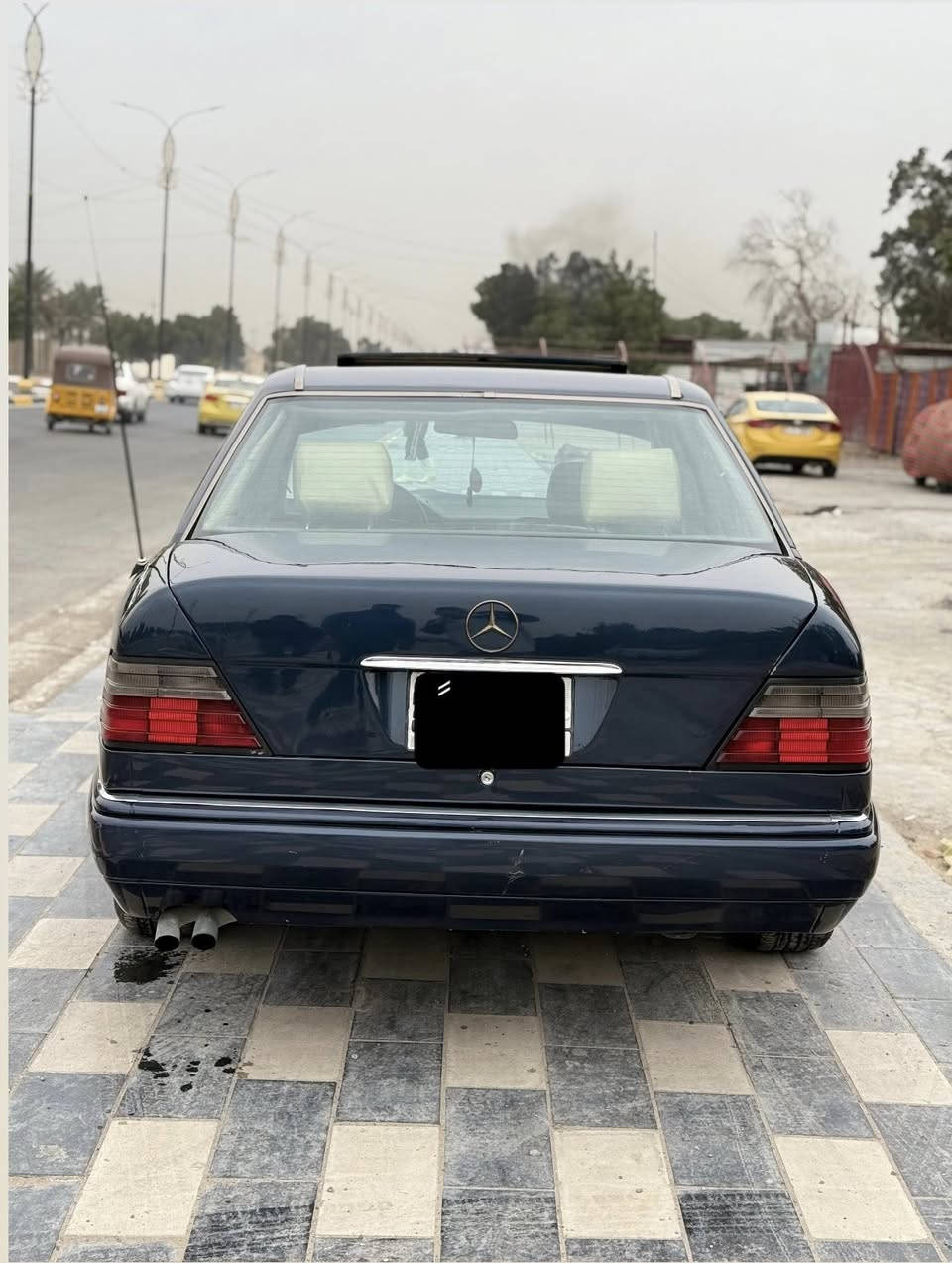 السلام عليكم
مارسدس دب بيبي شبح 320 خراطيم
موديل 93
سنويه 2029 بسمي
سياره رقم بابل مشروع وطني 
 محرك خراطيم 320 يشك الكاع
قواعد دبلات بلاد
داخل جلد عسلي بلاد
كشنات تدفئه تبريد
سنتر لوك شغال
فتحه اسلايت كهربائي 
جام كهربائي
دبل مروحة 
أريل وية السويج كهربائي 
شاشة بيه 
كهربائيات كلهاا شغالة
تبريد شغال ثلج  
حداديه كفاله امامي وخلفي جديد 
تختم تاير جديد 
سيارة مصبوغة عام للجمالية 
السعر 70 وبي مجال قليل
العنوان/ بغداد 
للاستفسار اتصال /  ***********
