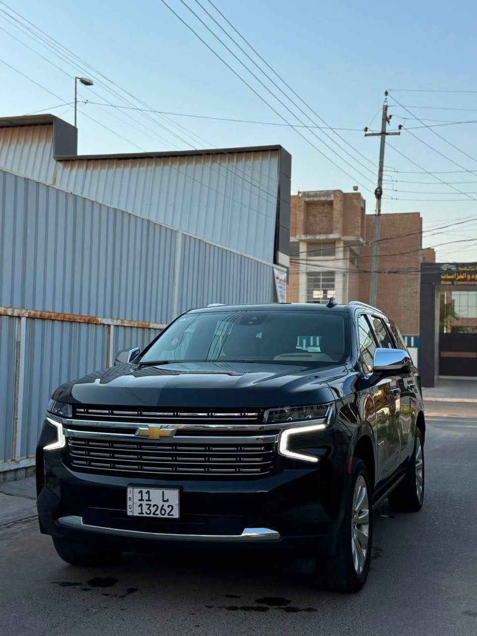 السلام عليكم ورحمة الله وبركاته
تاهو بريمير موديل 2023 وكالة المنصور السعر 470 
فول مواصفات البريمير / جكات خمس كامرات داخل جملي كشنات كهرباء تدفئة تبريد داتا شو دوسات كهرباء صندوق كهرباء فووول / بصمات وسماعات كاملة 
مكفولة من الصبغ والتبديل ( فقط  بارد شبر باب السائق وبارد بين باب الصدر والخلفي ) كير مكينة دبل كوت مكفول وشرط الفحص 
رقم بغداد باسمي مكان السيارة بغداد 
للاستفسار /*********** 
السعر جداً مناسب / 470$
