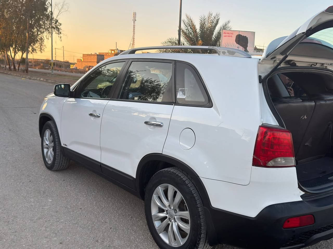 سلام عليكم
كياه سورنتو 2012 خليجي بيه صفحه رش بدون معجون مكفول من ضربه محرك ٦ سلندر مكفول هو الكير 
موصفات سياره فول الخير
بنوراما
كشنات كهرباء

سبعه راكب
شفط مري
رادار ات امامي خلفي
زاد جوانب
لايت زراكه
تبريد تلث قطع🥶
تحكمات سترين
فور ويل
صدر جاهز لخير
تخم تاير جديدي
سعر سياره 140وبيه مجال قليل
وهاذ رقمي ***********
شراي يتصل ويدلل
