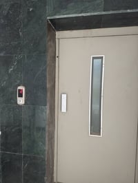 طابق لليجار ٣٠٠ م العنوان جميله قرب فلكه ٨٣ شركة قنديل بغداد طابق ثاني...