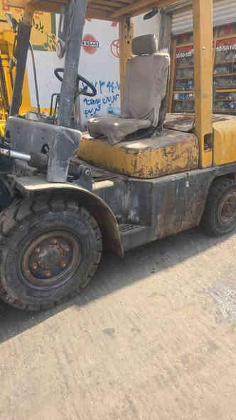 سلام عليكم رافعة شوكية2011 tcm ياباني 5طن جاهزة للعمل المكان البصرة 
السعر 70 وبي مجال بسيط
***********
