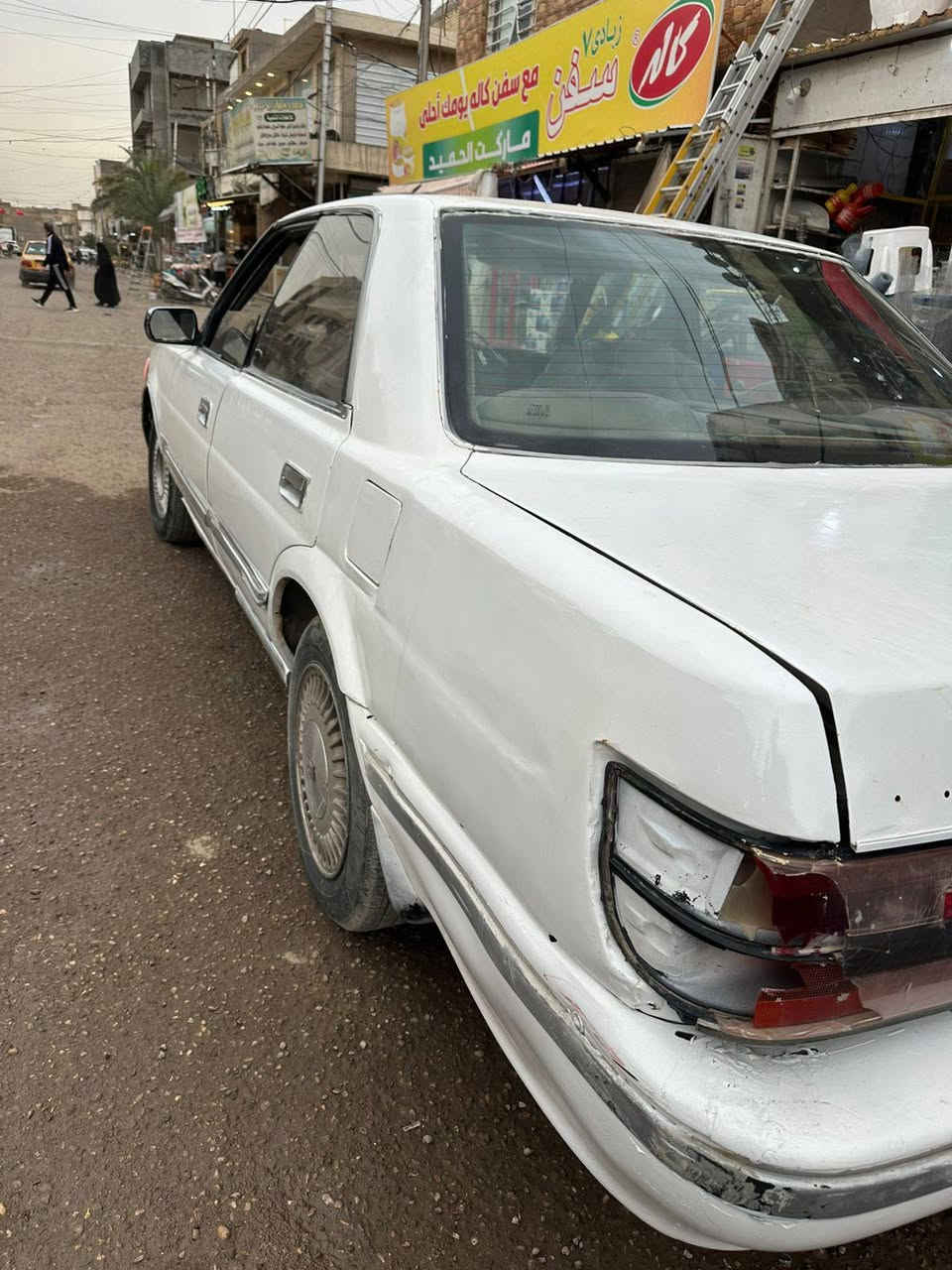 سلام عليكم عندي سياره للبيع سوبر الموديل  ٩١ جير اوتوماتيك محرك جديد سياره باسم الوالد ما ابي اي نقص مكاني بغداد الغزاليه الهياكل رقم الهاتف 077 15159576
