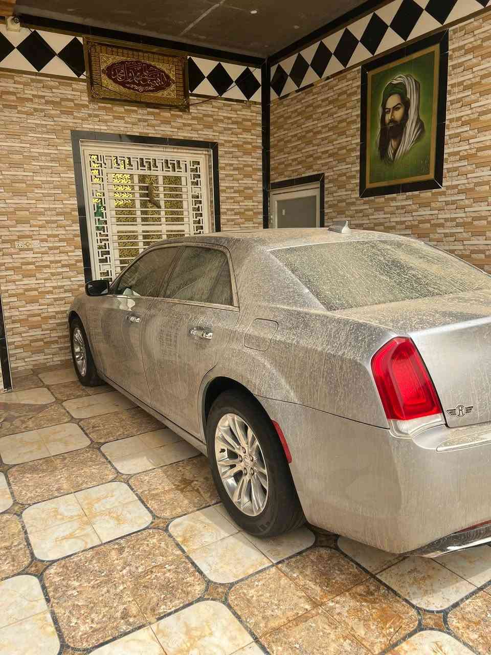 سلام عليكم سياره بيع او مراوس اوباما موديل 2017 C معلايه 2022  ملاحضة سيارة معامله كامله من فحص وهزة يعني باقي بس عل كمرك اعلي فئه بل اوباما يعني غني عن تعريف مواصفات سياره ضربته فقط دعاميه الورا صور  الحادث مرفقة مع صور سياره وارد أمريكي    
رقم ☎️ *********** موجود واتساب اتصال 
مواصفات سياره C /
داخل اسود 
شاشه كبيره + تشغبل عن بعد 
كامره خلفي  +حساس خلفي 
كشنات امامي كهرباي + تتفيه تبريد  
استيرن كهرباي مع نضام خزن كشن سايق
+ خلفي تتفيه
داخل اسود بلادي
شفتات استيرن مع تحكم كامل 
مرايه قلاب مع بك
 رادار امامي  
ويل 18 مكسيكي / 
يدات نيكل مرايات نيكل ويل نيكل  
سكف بانوراما فتحتين بل سكف/
محرك 3.600+محرك كفاله حداديه تبريد 
سياره ماشيه ١٥٠ 
غني عن تعريف مواصفاته بعد بيهه مواصفات فول فول واحد علي واحد مكاني البصرة - القرنة
