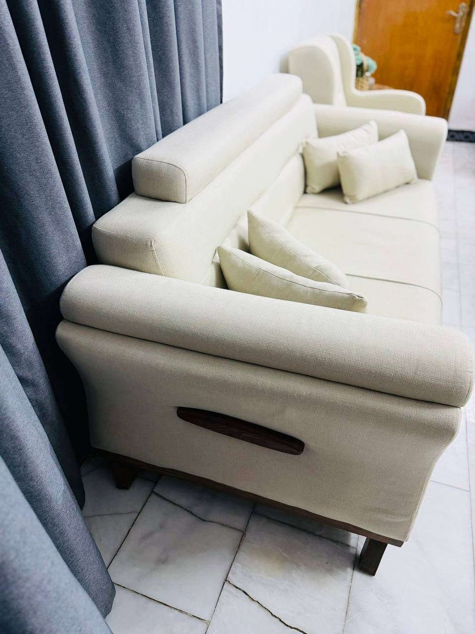 السلام عليكم ورحمة الله وبركاته
عندي هالتخم والبردة للبيع بسعر حلو كلش(مستعجل على بيعتهم)
للعلم كلش نظيفات وجودتهم تجنن مثل مدتشوفون بالصور يعني حيعجبكم حيل واذا تردون باقي التفاصيل خاص ارسللكم التخم والبردة بشكل مفصل والسعر كذلك خاص 
واتساب: *********** 
العنوان: بغداد قرب مدخل العاب الكرخ الثانية(العاب السيدية)
