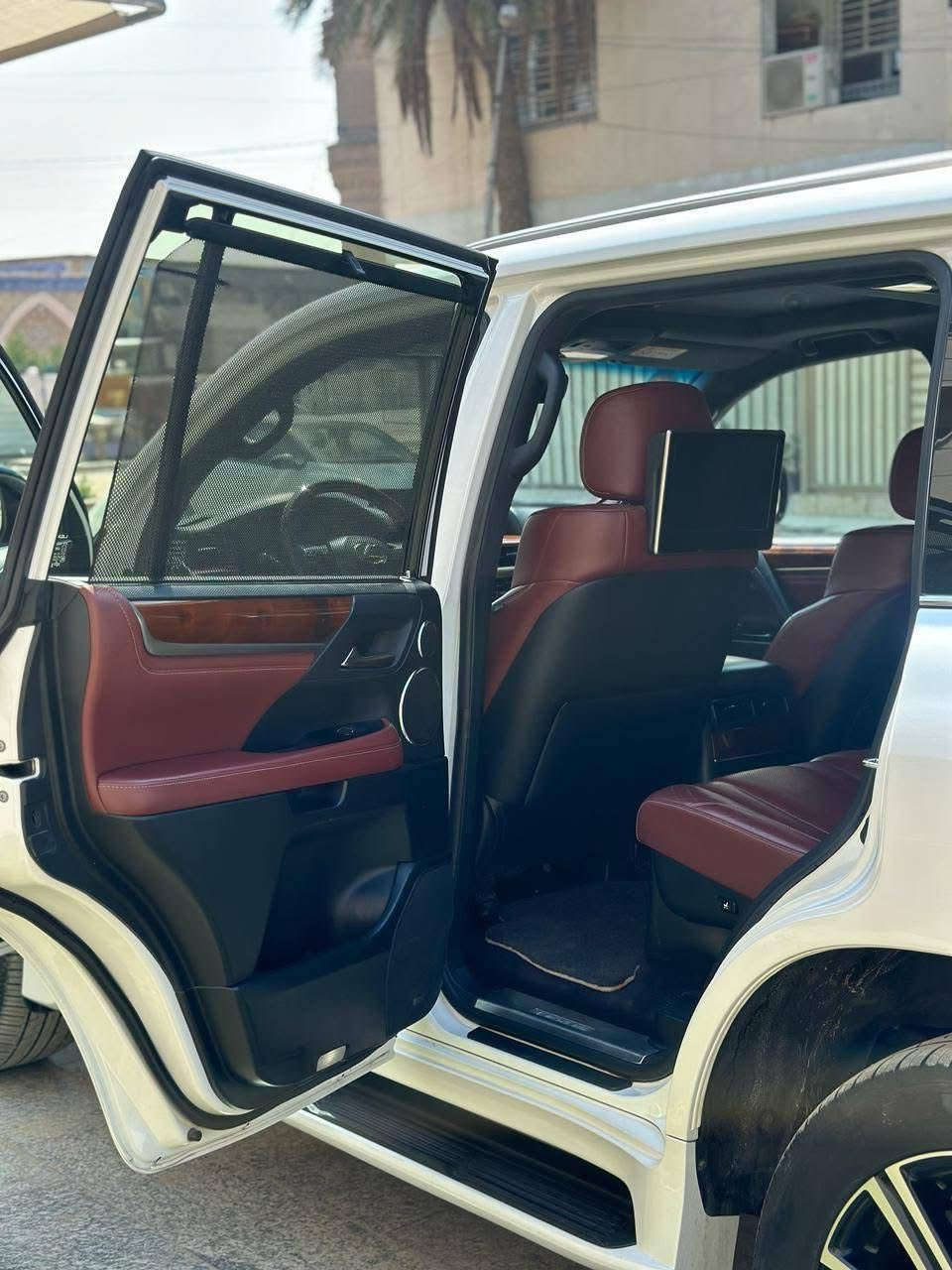 لگزس 2018 سوبر سبورت
السلام عليكم ورحمة الله و بركاته

. لگزس سوبر سبورت للبيع
.مكفولة كفالة عامة 
. ماشية 136،000كم
.فول مواصفات 
.السعر 74،000$
.للتواصل ***********
