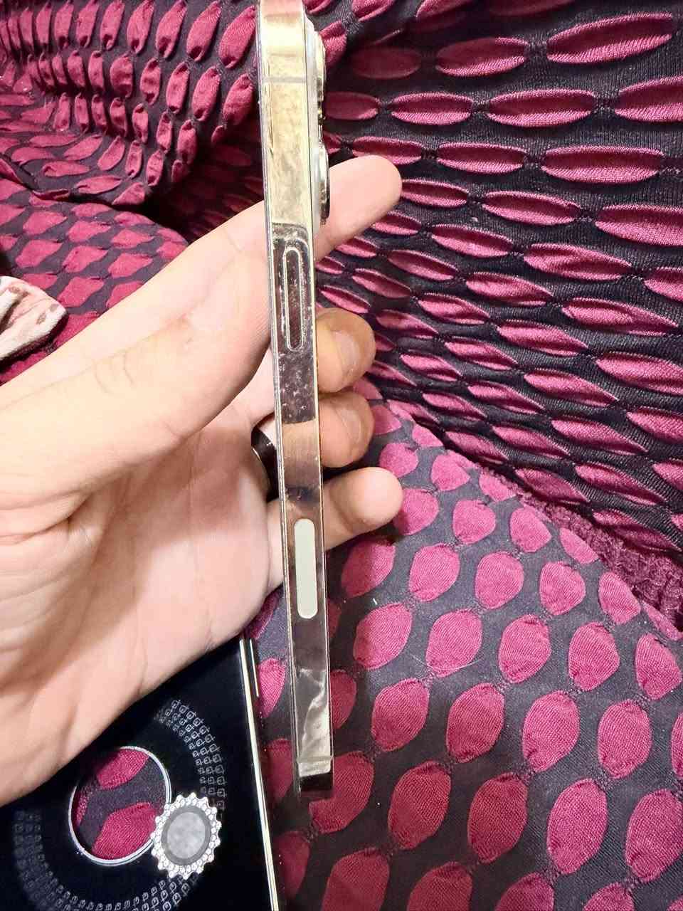 السلام عليكم 13 برو ماكس للبيع ***********
