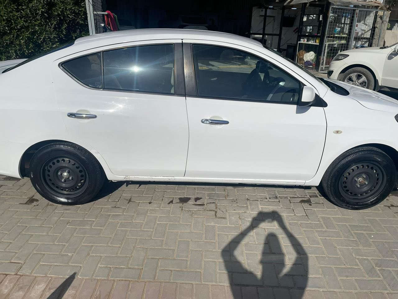 سلام عليكم نيسان  سني موديل 21 علامة زركة
سيارة مكفولة بدون بارد وصبغ بس بيها طخة خفيفة بلباب ممبينة ابد 

سعرها 

107 

رقم اربيل باسمي 

مكاني بغداد نفق الشرطة 

رقمي ***********
