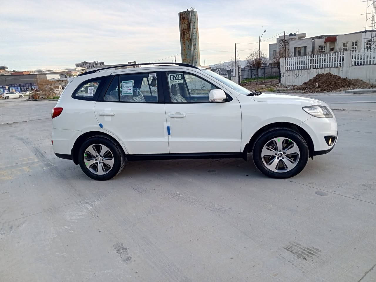 السلام عليكم للبيع هونداي سنتافي خليجي 2012 لون ابيض ثلجي بدون صبغ بيه شبر تحكيل كارت و3مكانات تعديل سياره كلش حلوه واحله من لصور وجاهزه نص مواصفات  سلايت مرايات شفط ويل كروم فراشه 5ويل تحكمات ستيرن كامره بلاديه حساس خلفي داخل صاج ثلاجه بلجكمجه شباك نيكل 7راكب 3قطع تبريد داخل بيجي كير محرك تبريد كله بشرط ومامفتوح محرك 2400دوش سياره جاهزه وحلوه واحله من لصور ماشيه190 الف حقيقي تخم تايرات جديد صدر جديد سيرفس كامل دهن فلاتر هايدروليك كله جديد كتلوكات سويجات ثنين سبير عدا شركه سنويه ارقام كله جديد لل2028 وبسمي تحويل بنفس ليوم مكان السياره #السليمانيه السعر 143وبيه مجال بسيط كلش الشراي يخابر ***********
