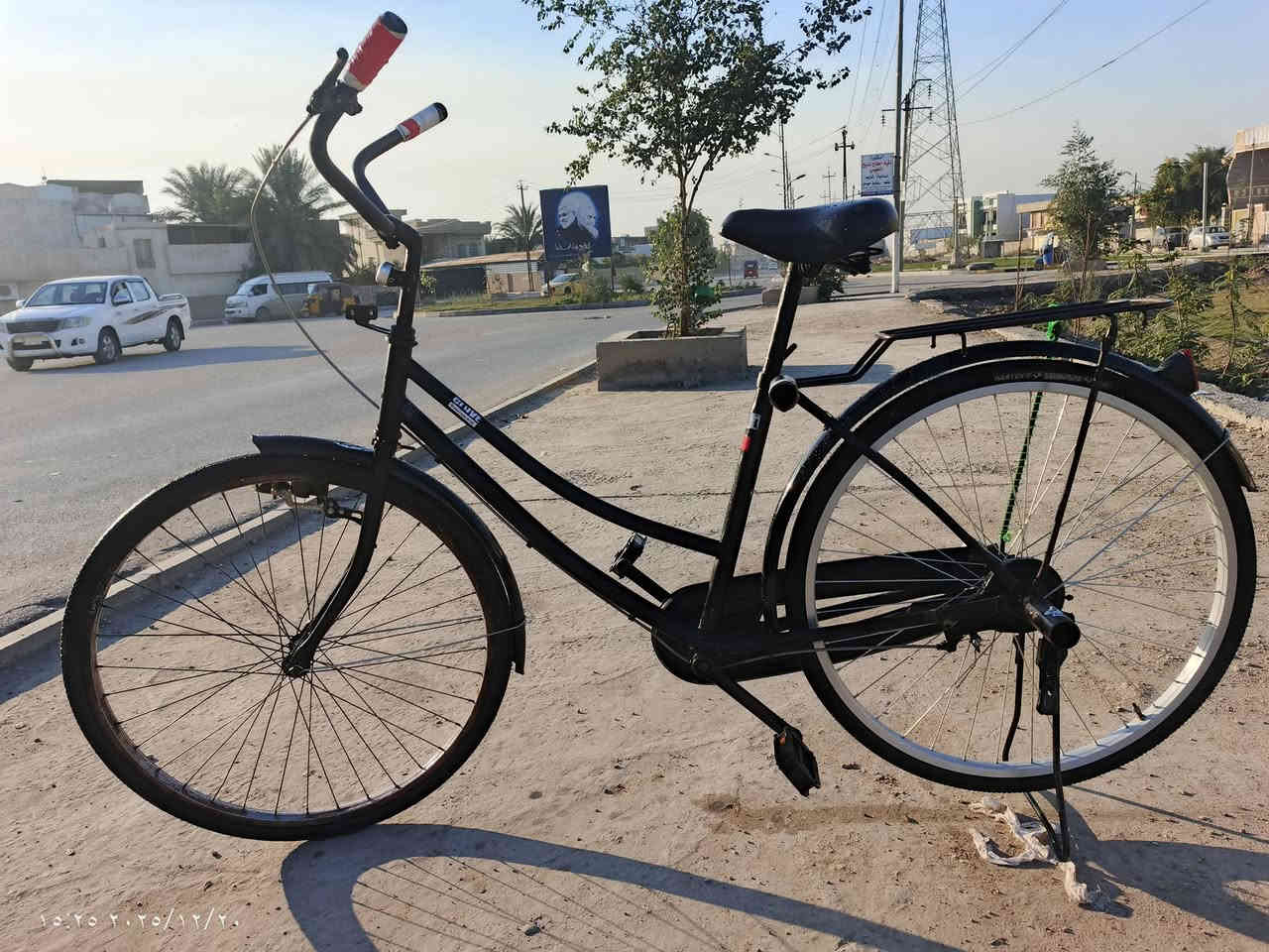 من رخصت مدير الاكروب
بايسكل للبيع 
الحجم 26
المكان عزيزية 
عيوبه جان بي صبغ اضافر قليل بأماكن بسيطه ورشيته صبغ اسود 
 وما مبين أبد بايسكل الله شاهد نضيف ومرتب وحلو كامل ما بي نقص أي شي السعر 80وبي مجال بسيط ودللو
للاتصال فقط واتساب***********
