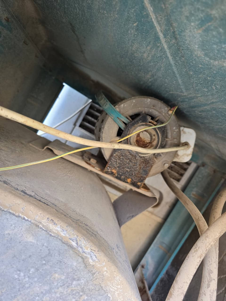 مبردات شغالات للبيع وبسعر مناسب حلة حي العسكري***********
