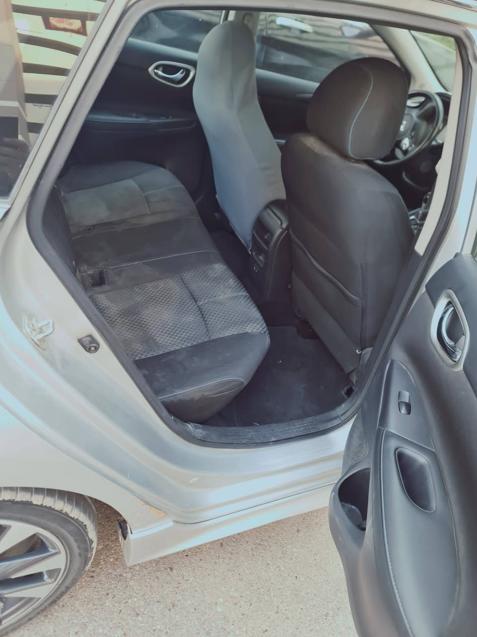 نيسان سنترا
تفاصيل بصور 
***********
