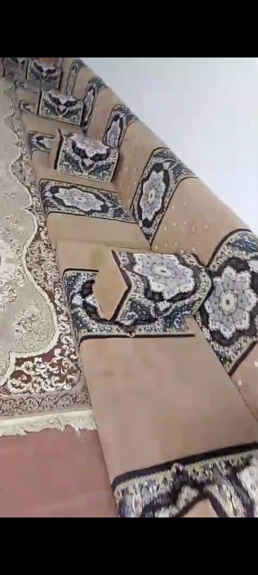 جلسة عربية نظيفة وجديدة 21 متر ... السعر 375 وبيها مجال للإستفسار الإتصال ‏‏‪ ***********‬‏
