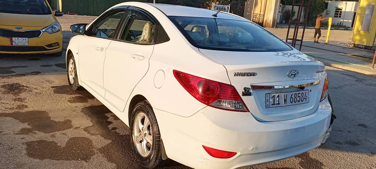 اكسنت12بلو خليجي
4دسك+ABS
شاشة تحكم ستيرن
دوشمتها بلادية جديدة
ادامة كاملة
اشاير بالمري
السيارة مال جناي 
السونار بالمنشور
محرك وكير مكفول
السيارة احلى من الصور
السعر105$
العنوان السيدية
***********
