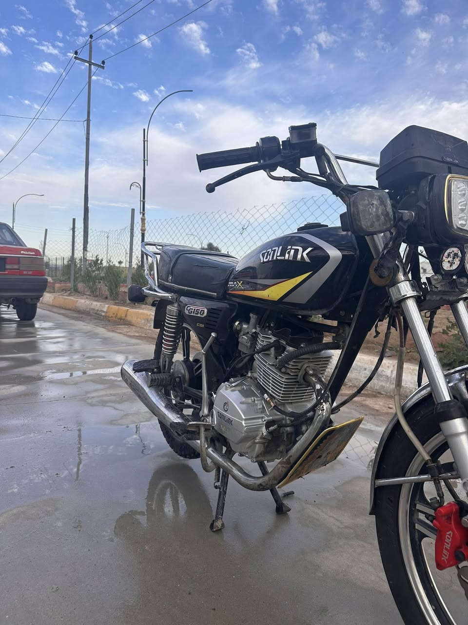 السلام عليكم للبيع دراجه سولنك باب اول موديل 2022بعدها على وضع الشركه محرك شرط شرط كهربئيات شرط سلف شغال السعر 475وبيها مجال شراي حياك الله مو شراي اعبر المنشور لا تكسر بمال العالم وتحياتي للجميع اتصال ***********
