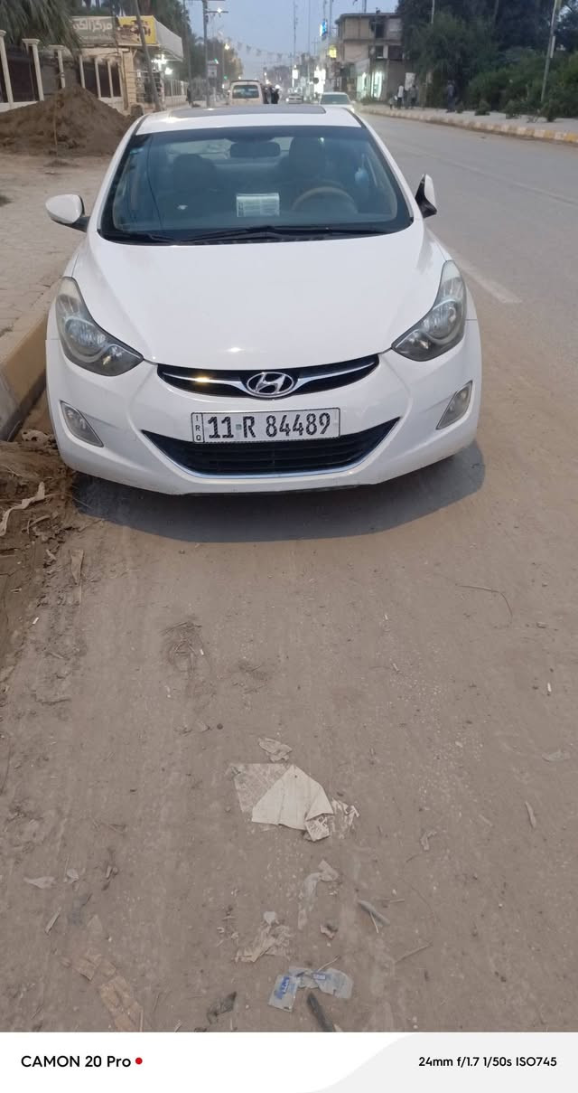 الالنترا 2014رقم بغداد دولي
فووول مواصفات بااستثناء البصمه
فتحه 
تحكم عن بعد 
 سياره مكفوله من صبغ وتبديل وضربه فقط شبر  رش بالباب خلف السايق وباب الجهه الخ بي شبر صبغ  ومعجون بسيط طخه ستوته سياره جديده مال جنايي بمعنى الكلمه  وجاهزه من كلشي مكينه ١٨٠٠ دوش كير حداديه تخم تاير دواخل حلوه ونظيفه 
بااسمي  ثاني يوم تحويل
بابل 
118 بيه مجال بسيط
***********
