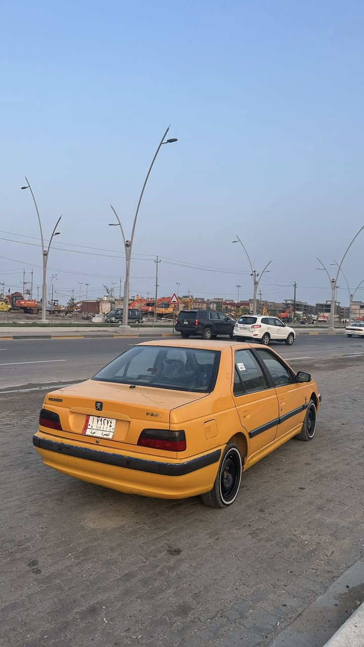 بارص ١٨ سياره حلوه ونضيفه بيها باب خلف السايق مبدل ومكينه بيها بدايه خيط تبخير والباقي مكفول العنوان البصرة 
هـ ***********
