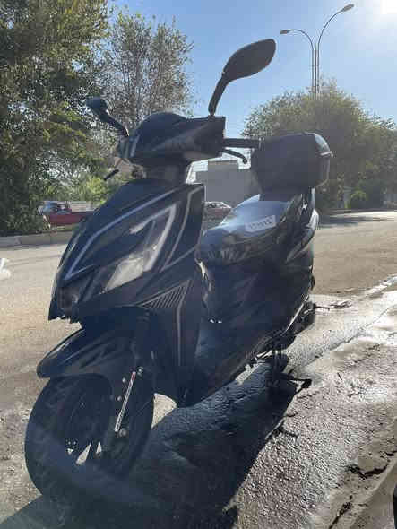 سلام وعليكم شباب دراجه ماكس ياباني للبيع موديل 2022شرط محرك اخرس نشاط معدل فول كل عيب ما بي سلف هندرشغال كهرباىيات كامل كل عيب ما بي دراجه نضيفه ما بي مصرف سعر400وبي مجال استفسار ***********
