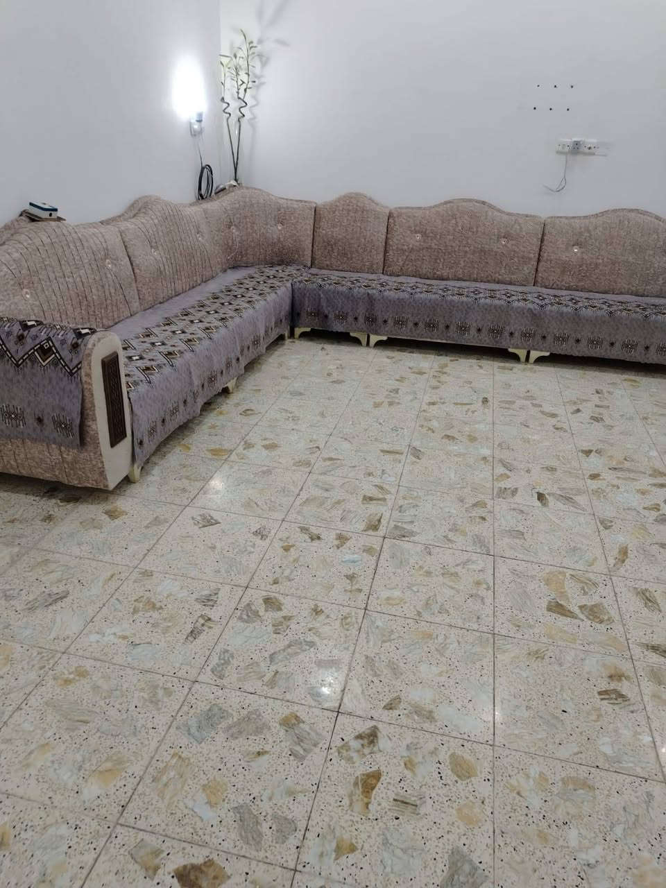 يوجد لدينا عروض جديده
بيوت ومشتملات نضام القسط 
بيع وشراء المنازل 
والقطع السكنيه طابو صرف وطابو زراعي 
ودوانم سكنيه وزراعيه تصلح شاليهات وتقطيع قطع سكنيه 
متوفر فيها كافه الخدمات 
الصويره 
الاتصال ***********

