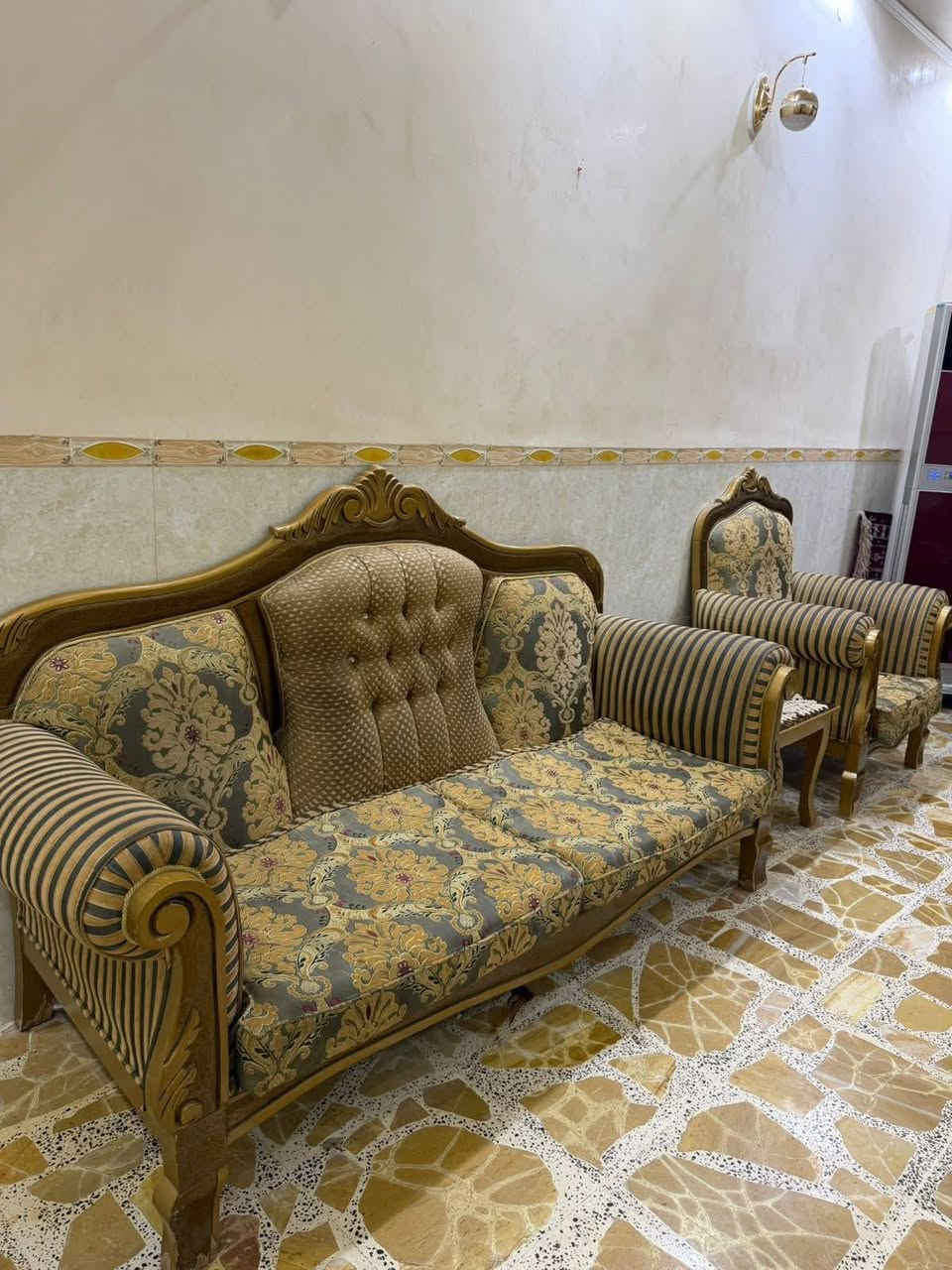 طخم اللبيع اثتين اكبار واربع كراسي  350وبيهن مجال نضيف اي ضرر مابي


**إذا كنت صاحب هذا الإعلان وتريد حذفه لأي سبب، رجاءا أرسل رسالة إلى الدعم الفني**