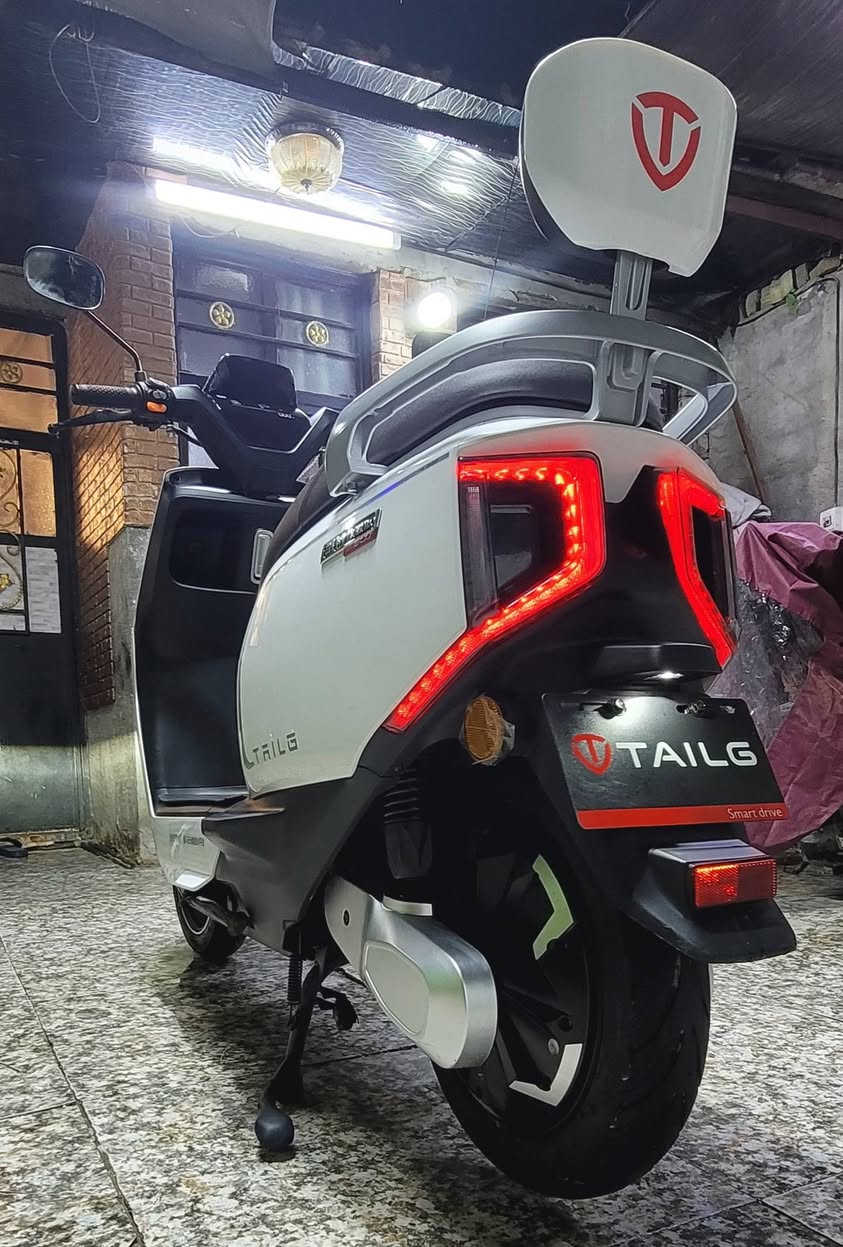 السلام عليكم..دراجه..تالج..TAILG..
دخول ..2026...ملف..2000..السرعه ..60k..عدد البطاريات ..6..جرافين..عدد التحويلات..1..2..3..R..دسك أمامي خلفي..مخرج شحن USP..نظام APS أمامي ..دراجه مكفوله من الشخط ..نايلون الوكاله بيه..شاحنه اصليه TAILG..تدعم الشحن السريع والأيقاف الذاتي عند امتلاء البطاريات..السعر (850) قفل ...مكاني بغداد الشعب قرب محكمة الشعب على الشارع العام الشراي يتصل..***********...واتساب موجود
