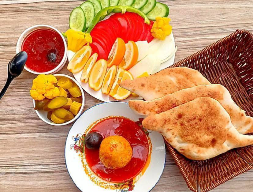 (( مطعم ملك 👑 الباقلاء ))👨‍🍳
إلى الناس الذواقة ......💯
 إلى محبي الأكلات الشعبية العراقية........💥
🧞‍♂️  نقدم لكم افضل أصناف الأطباق الشهية ........🍛🥄🥘🍲🍜🍝
🔥 الاكلة الشعبية الأولى بالعراق ⁉️
 ✅️  باقلاء بالدهن الحر 👌👌
 ✅️ ️ كبة بغدادية 
 ✅️  مخلمة باللحم 
 ✅️ باسطرمة بالبيض 
 ✅️ ️ جلفراي باللحم 
 ✅️  عروك وبيض 
 ✅️   شوربة عدس 
🔸️ نتشرف بزيارتكم مطعمنا    ️    🔹️اسعارنا مناسبة جدا جدا 🔹️
العنوان / البياع / بداية شارع ١٣ / مقابل المعارض ......
☎️ للطلب والتوصيل دلفري
    🛵 _ 🛵 _ 🛵 _ 🚕 _ 🚕
 عن طريق  ⬇️
((تطبيق  بلي المجاني )) 
(( وتطبيق طلبات المجاني ))
(( وتطبيق توترز  المجاني ))
(( وتطبيق طلباتي المجاني ))
⭐️ سوف تجد صفحة مطعم ملك الباقلاء وجميع الأسعار مثبتة ⭐️
📳 ملاحظة: يفتح التطبيق من الساعة ٧ صباحا ويغلق الساعة الواحدة ظهرا.........للطلب أثناء هذا الوقت فقط


**إذا كنت صاحب هذا الإعلان وتريد حذفه لأي سبب، رجاءا أرسل رسالة إلى الدعم الفني**