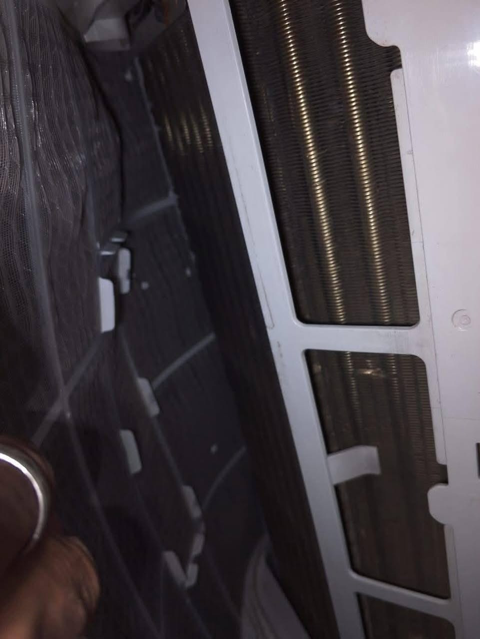 سلام عليكم سبلت 1طن توسوت مقفول غازه غراضه كامله سعره 250 العنوان بغداد ***********
