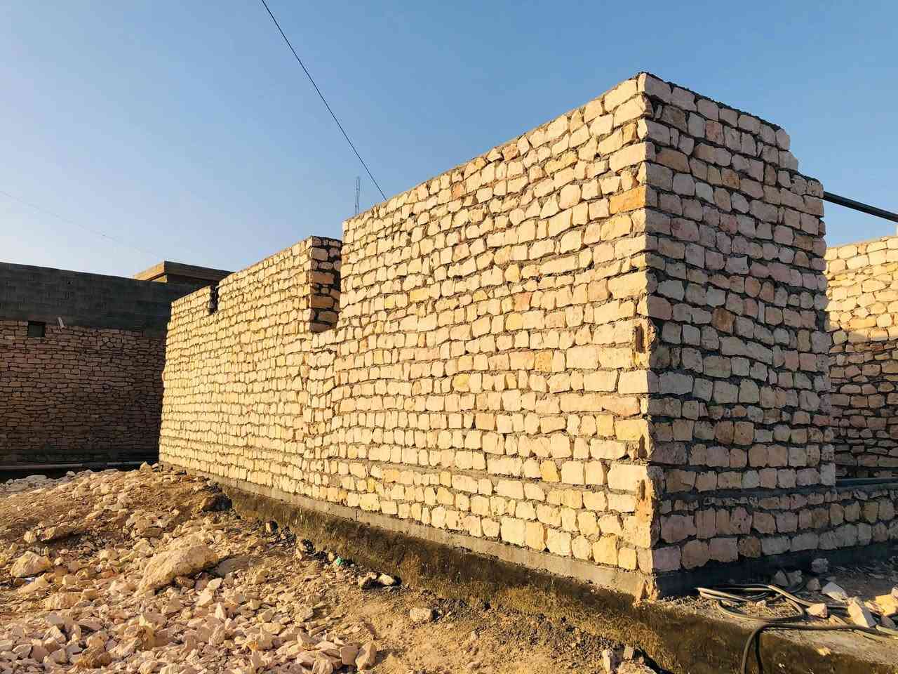 يوجد هيكل للبيع،،،
المكان الصديقيه، الخالديه، 

البناء، حديث، كما موضح في الصور،، 
السعر عل خاص،، 
***********
